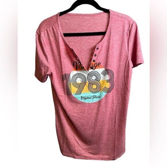 NWT Women’s Short Sleeve V Neck Heather Red Graphic Tee Vintage 1983 - Size M - Picture 1 of 4